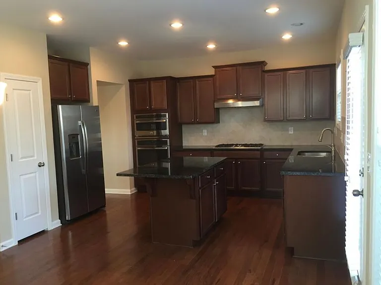 631 Greencrest Ln — Photo 11