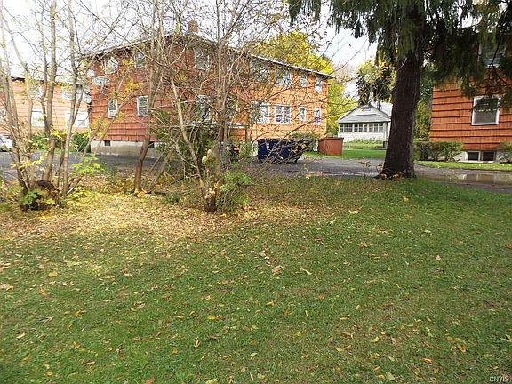3rd image of 210 Crippen Ave