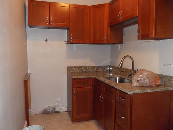 3rd image of 1914 W Dekle Ave APT 9