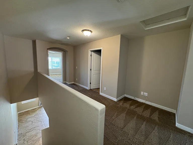 1147 E Cedar St — Photo 23