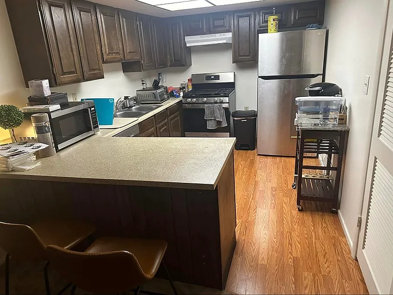 2300 Dickerson Rd — Photo 2