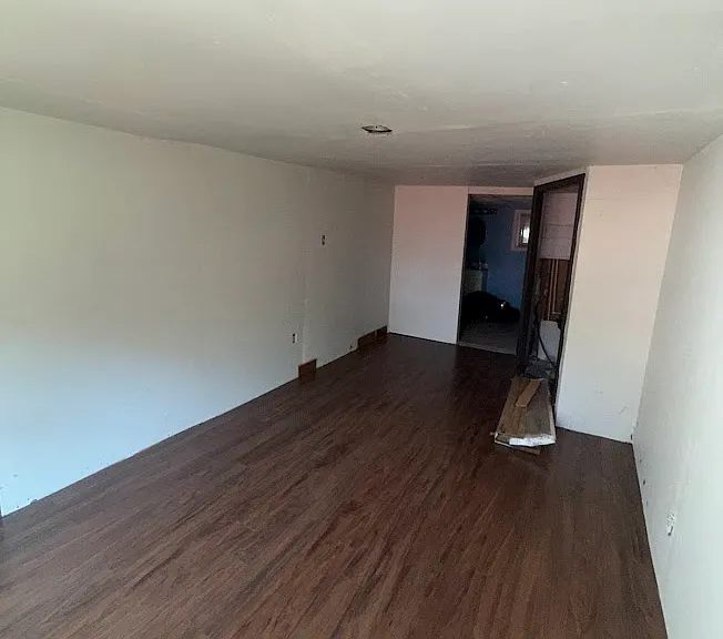 221 E Cherry St — Photo 15