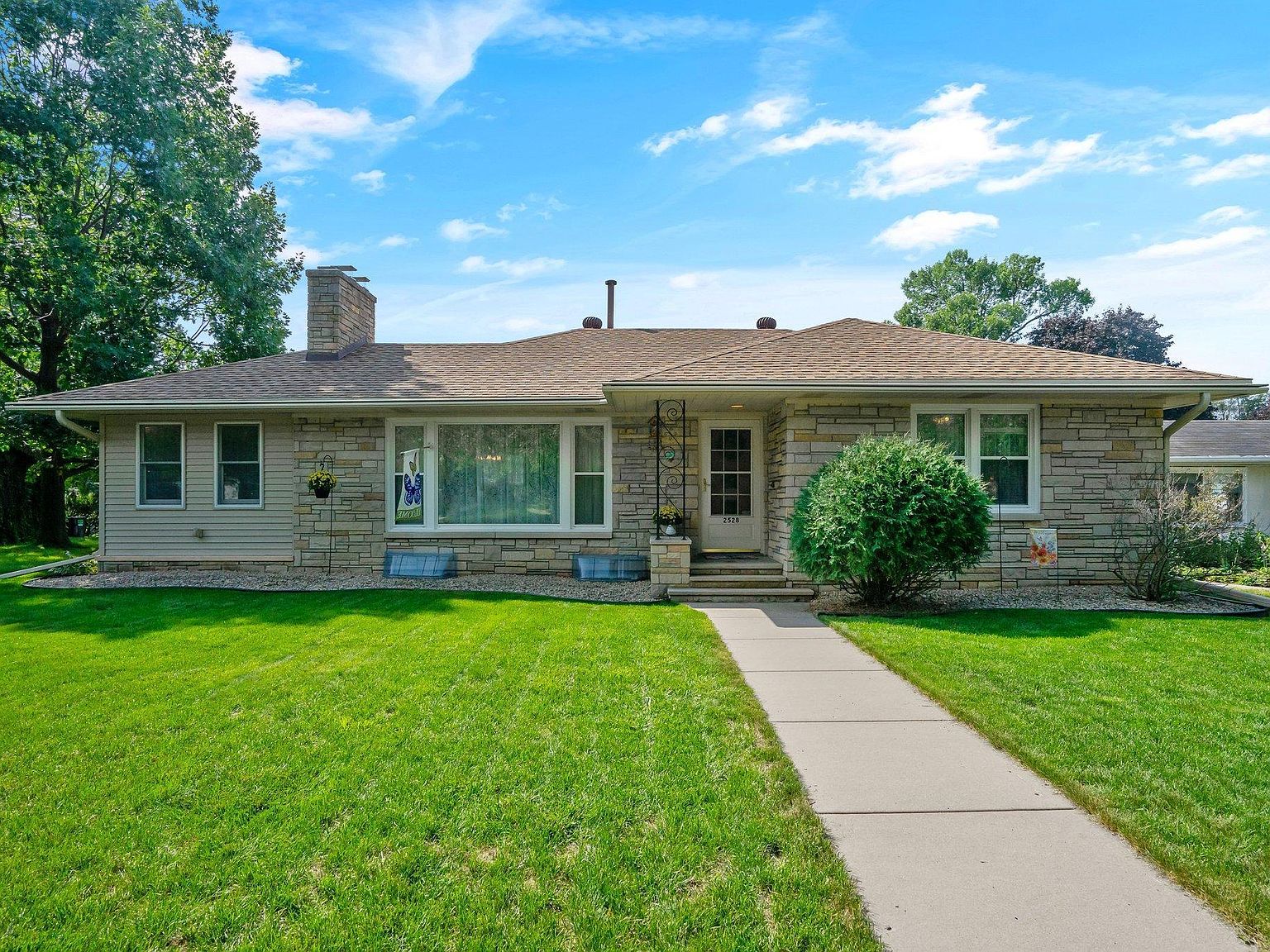 2528 Saint Anthony Blvd, Saint Anthony, MN 55418 Zillow