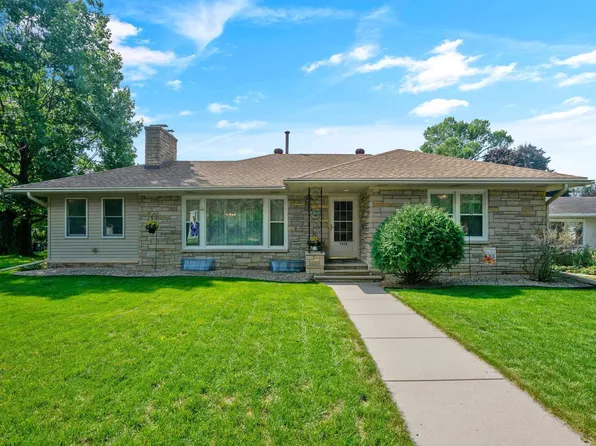2528 Saint Anthony Blvd, Saint Anthony, MN 55418