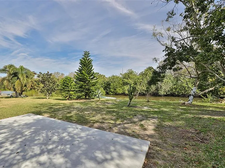 128 Lookout Dr — Photo 34