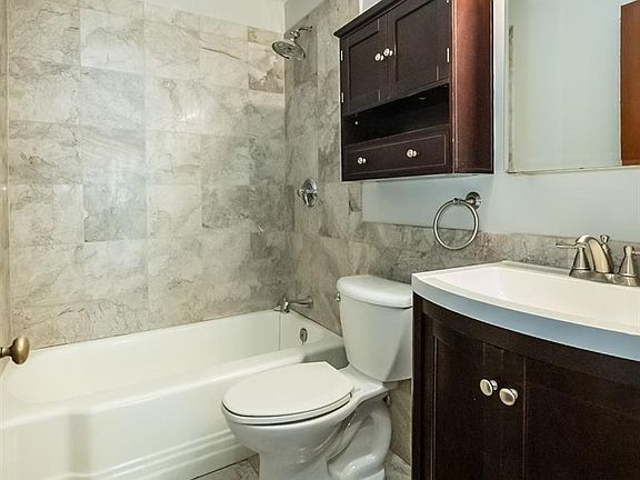 4th image of 10306 Saint Henry Ln