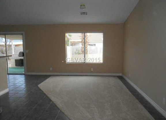 3rd image of 4765 E California Ave