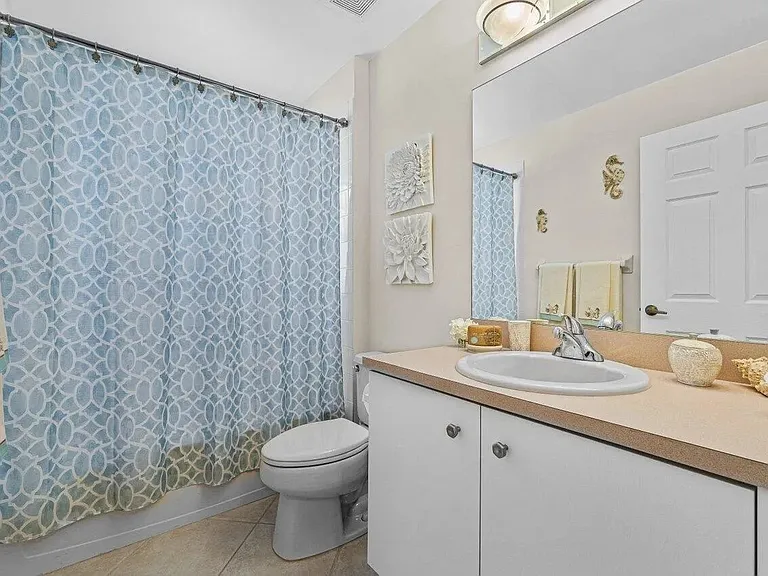 6077 Lake Hibiscus Dr — Photo 24