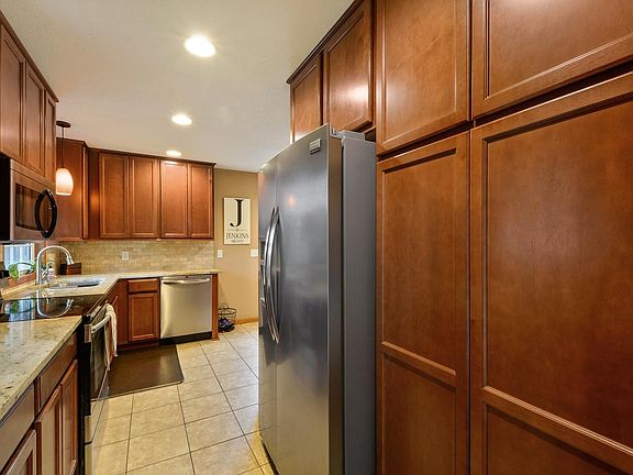 5th image of 2645 S Heights Dr NW