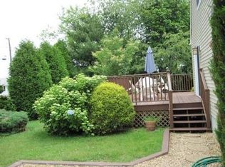 28 Coffey Ave, Narragansett, RI 02882