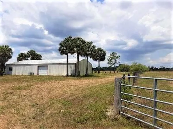 1450 SE Bridge Road, Hobe Sound, FL 33455