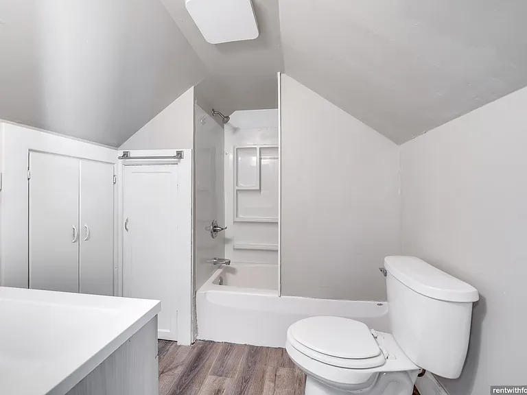 2726 W. Spencer St. — Photo 9