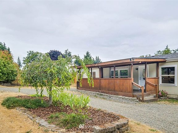 Park in the circular drive and enter either end of the porch.  Plenty of off street parking