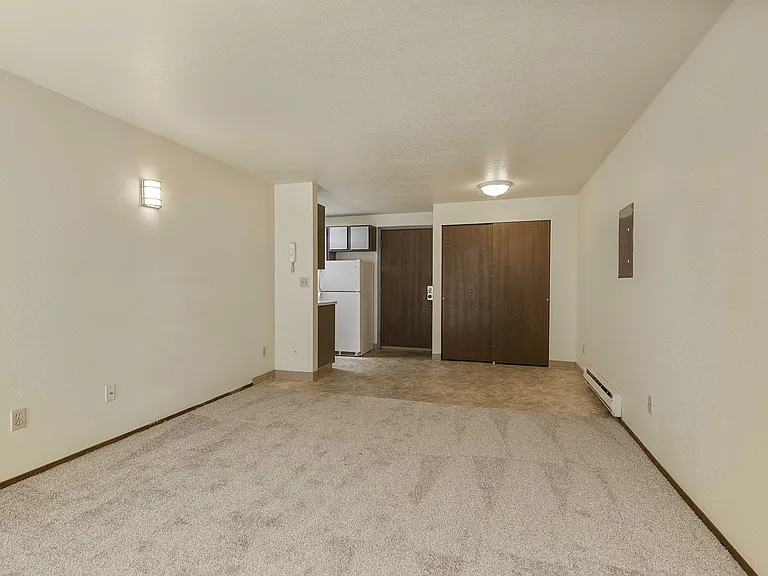 Dry Creek Apartments — Photo 7