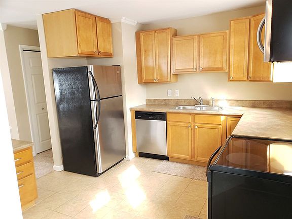 4th image of 4028 Woodvale Dr