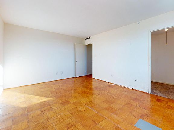 3rd image of 4600 Duke St APT 1431