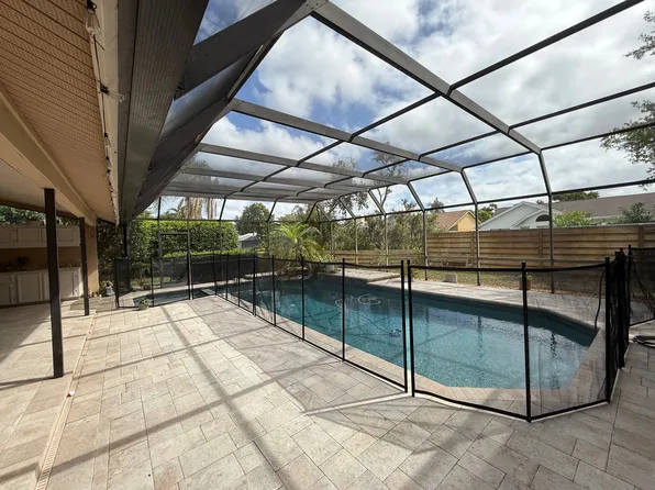 4759 Spring Meadow Ln, Sarasota, FL 34233