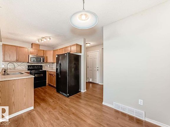 5th image of 16320 56th St NW
