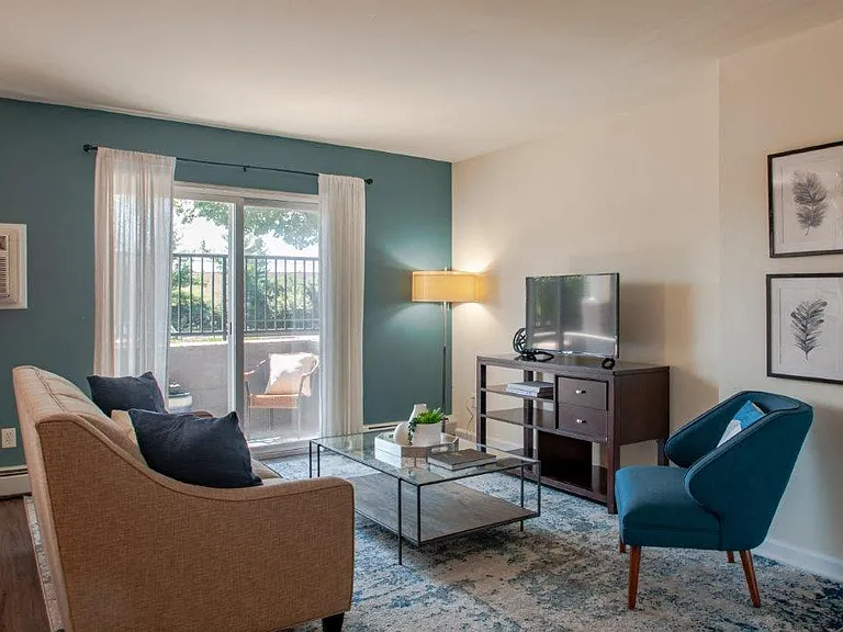 Hill Brook Place Apartment Homes — Photo 6