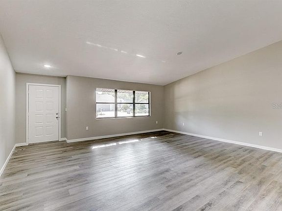 4th image of 8420 Cypress Lake Cir