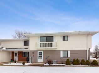 135 Fairlane Ct APT A, Bloomingdale, IL 60108