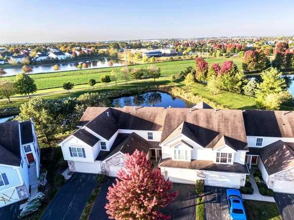 2390 Georgetown Cir, Aurora, IL 60503