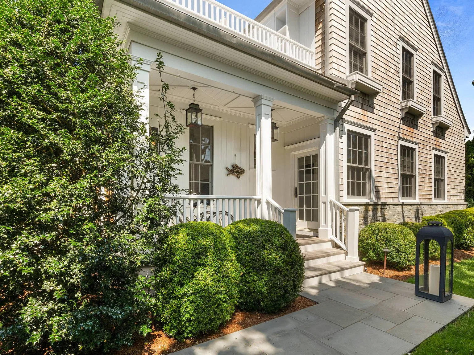 East Hampton Village Fringe Jewel Box — Photo 1