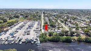 105 NW 7th Ct