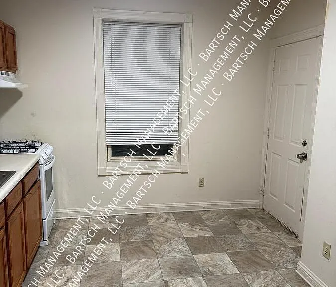 1311 W Madison St #9 — Photo 5