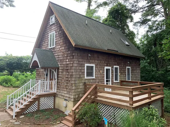 15 Liberty St, Onancock, VA 23417