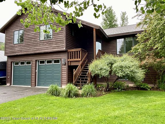 2nd image of 850 Whitehouse Dr