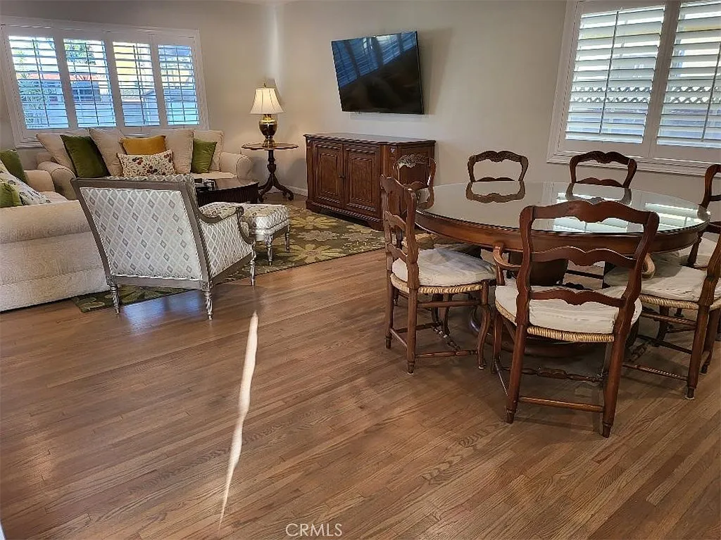 3 bed, 1430 sqft, $7,450 — Photo 3