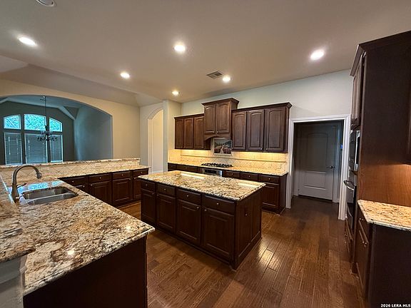 2nd image of 8922 Rocky Ridge