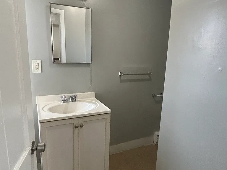 61 Meadow St #1 — Photo 5