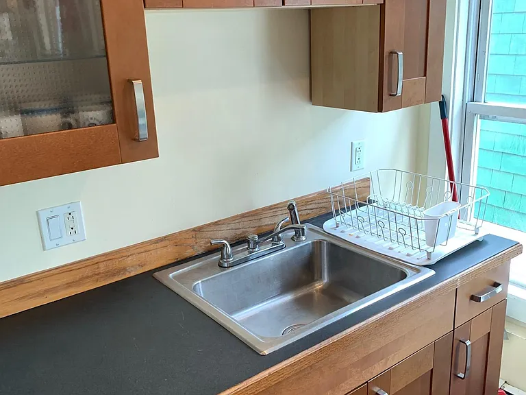 27 Young St #2 — Photo 14