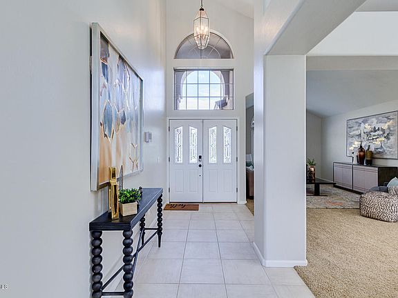 3rd image of 4324 E Fox Cir