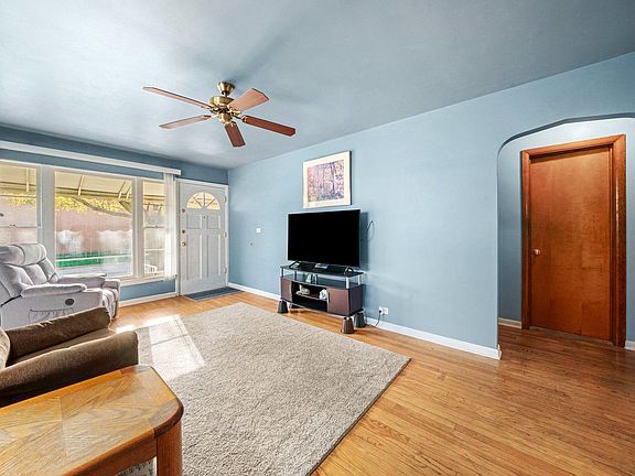4th image of 2936 Oak Park Ave