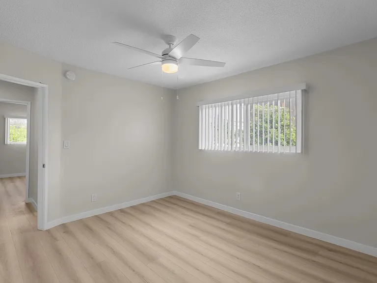 2823 S Corning St #4 — Photo 31