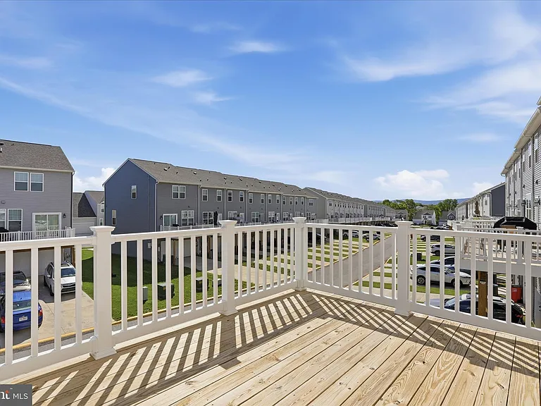 163 Anthem St — Photo 27
