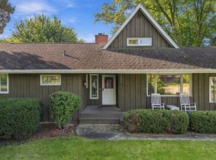 1401 E 28th St, Sterling, IL 61081