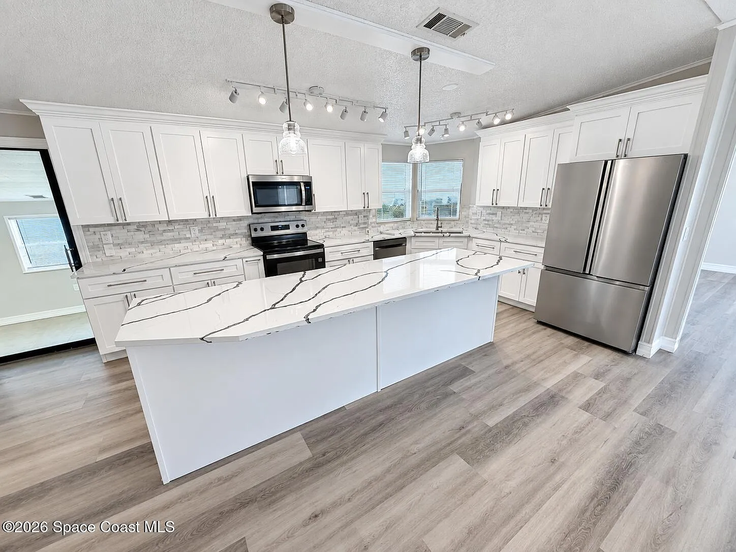 2 bed, 2.0 bath, 1584 sqft, $1,750 — Photo 3