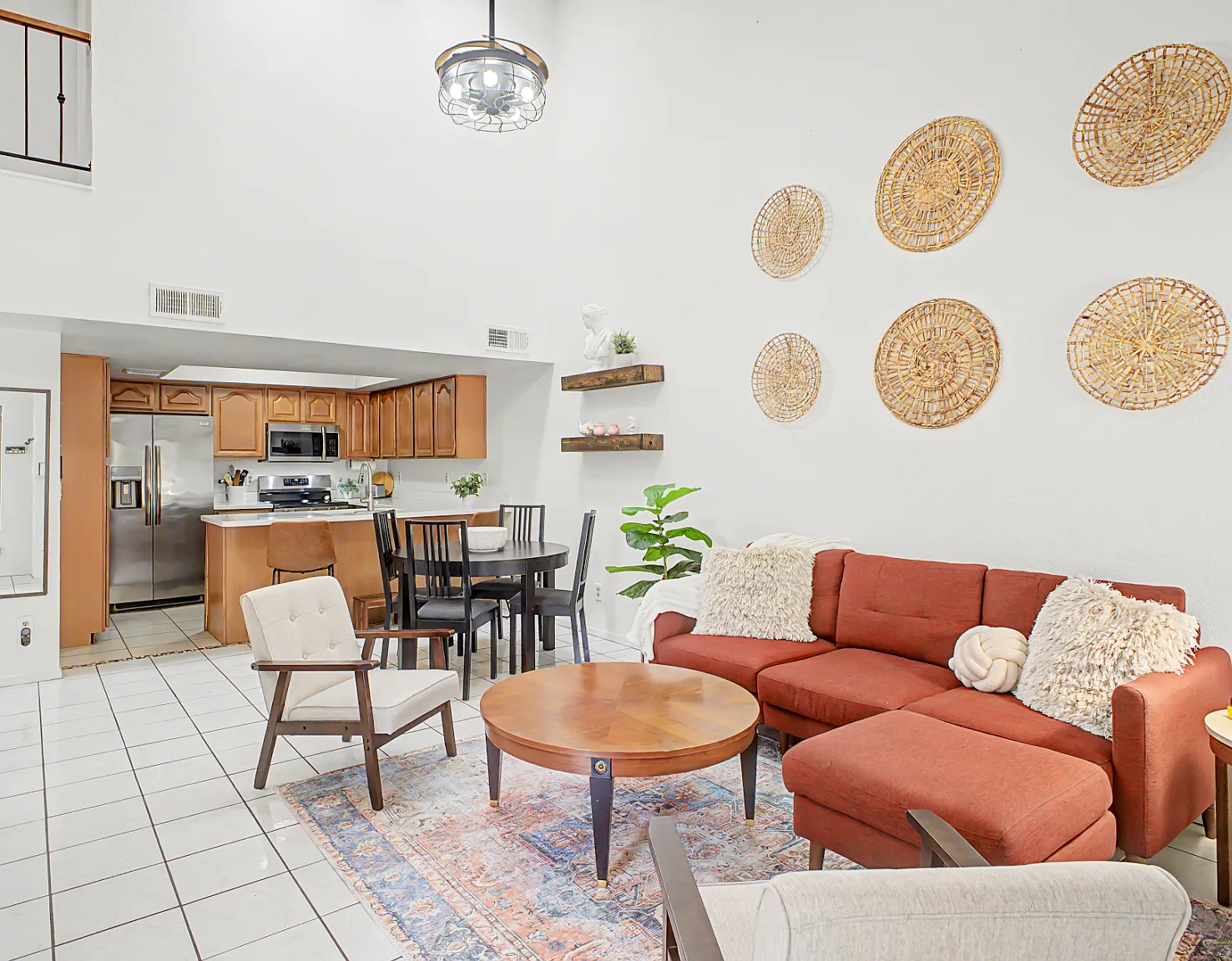 3 bed, 1269 sqft, $2,399 — Photo 1