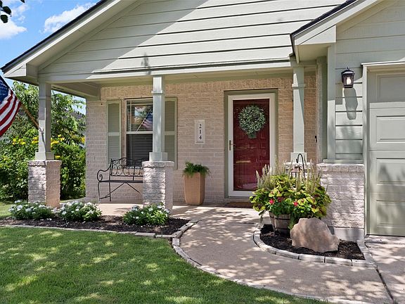 2nd image of 214 Jennifer Ln