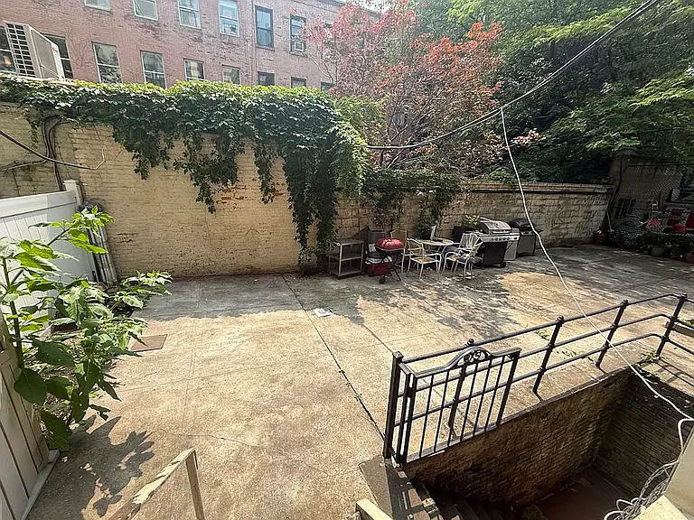 426 W 48th St #1RE — Photo 10