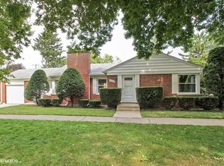 5200 Suffield Ter, Skokie, IL 60077