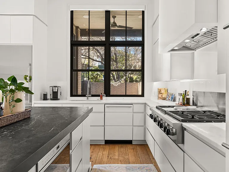 615 Harthan St — Photo 11