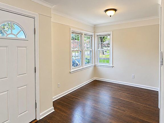 4th image of 15825 Beech Daly Rd