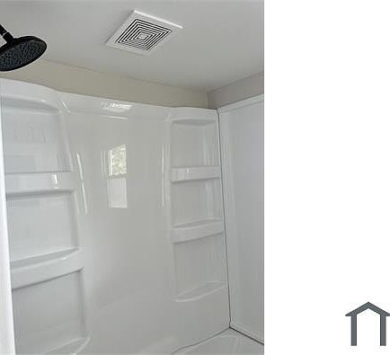 4th image of 1756 Vancouver Dr