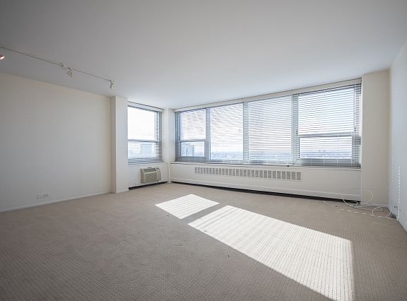 3rd image of 1255 N Sandburg Ter Unit 2707