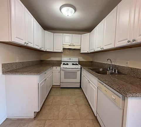 5th image of 14639 Friar St